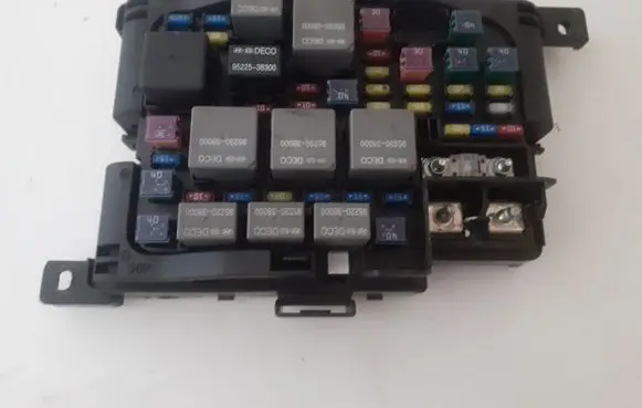 KIA Carens III Fuse module AK6114 919501D220