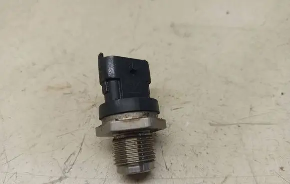 Nissan Qashqai+2 Fuel main line pipe 0281006186