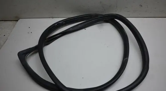 KIA Stonic Rear door rubber seal (on body) 