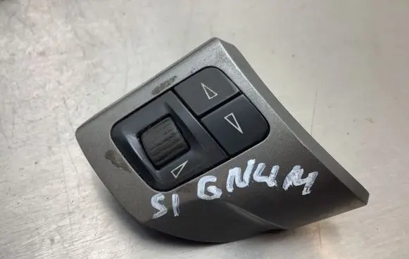 Opel Signum Steering wheel buttons/switches 440768813 13208858