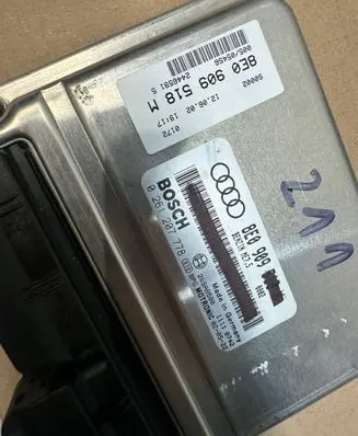 Audi A4 S4 B6 8E 8H Engine control unit/module 8E0909518M 26SA8500 0261207778