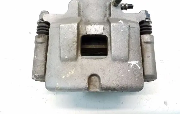 Chrysler 200 Front brake caliper