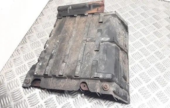 Suzuki Grand Vitara II Engine splash shield/under tray 1179067J00