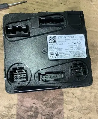 Audi A4 S4 B9 8W Comfort/convenience module 8W0907064DC 8W0907064EC