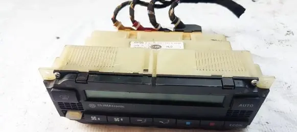Volkswagen Golf IV Climate control unit 3B1907044B 5HB007617-10