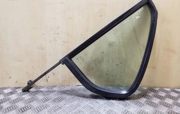 Opel Frontera B Rear vent window glass 