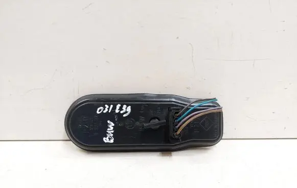 BMW 5 E39 Tail light bulb cover holder 8371324 393440 393436