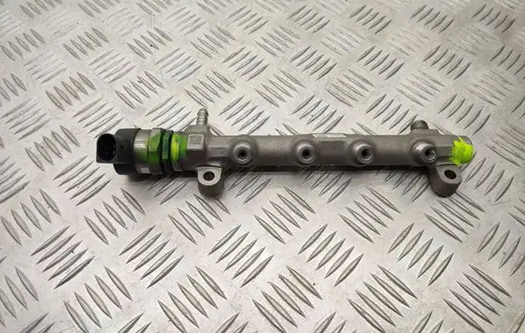 Seat Leon (5F) Fuel main line pipe 04L089D 057130764AB 0281006075