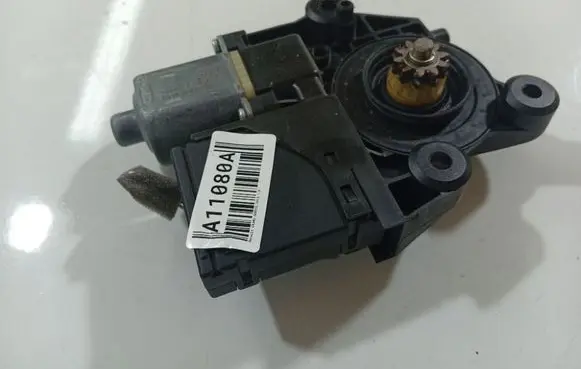 Renault Scenic III - Grand scenic III Rear door window regulator motor 827300005R