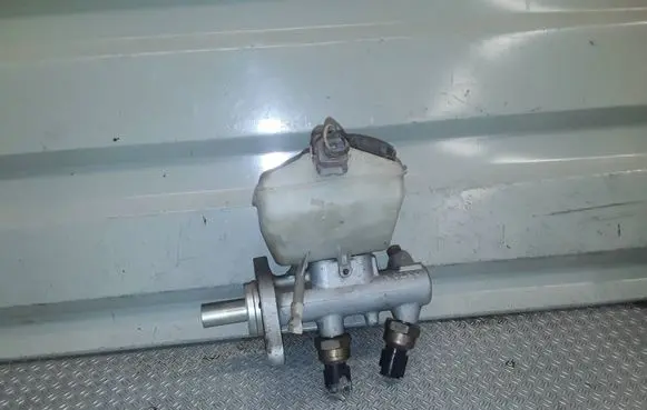 Volvo XC90 Master brake cylinder 8683272