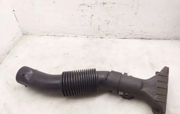 Peugeot 3008 II Air intake duct part 9806604180