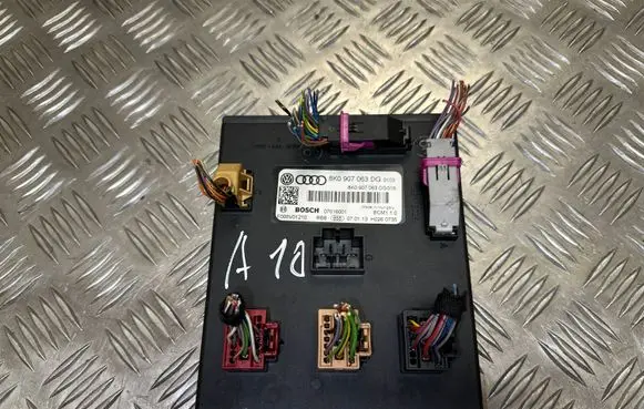 Audi Q5 SQ5 8R Comfort/convenience module 8K0907063DG