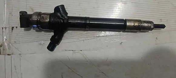 Toyota Avensis T250 Fuel injector 236700R180 12J96564