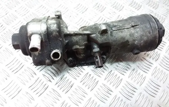 Skoda Octavia Mk2 (1Z) Oil filter mounting bracket 045115389J