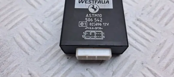 Toyota Auris 150 Tow bar trailer control unit/module 506542 ASTM10 023896