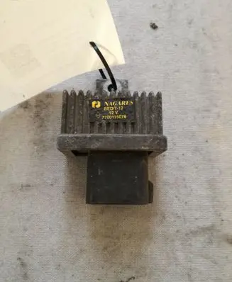 Opel Vivaro Glow plug pre-heat relay 7700115078