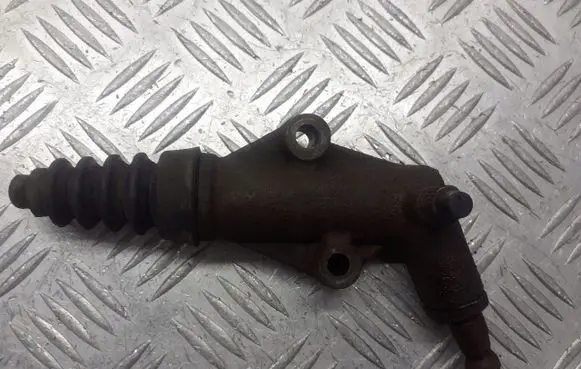 Fiat Bravo Clutch slave cylinder 