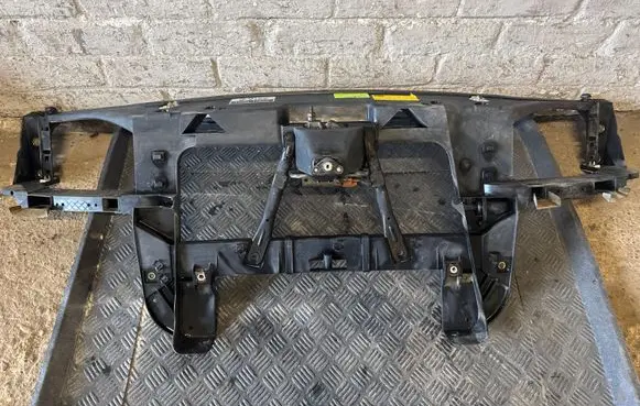 Ford Mondeo Mk III Radiator support slam panel 1S7X8242A