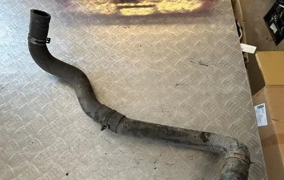 Nissan Juke I F15 Coolant pipe/hose 