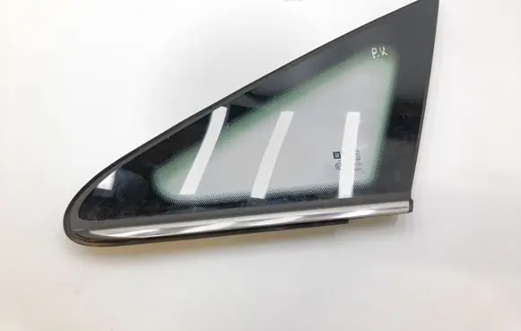 Opel Zafira B Front triangle window/glass 13123922