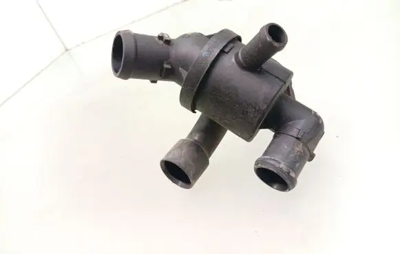 Volkswagen Golf VI Thermostat/thermostat housing 03L121111S