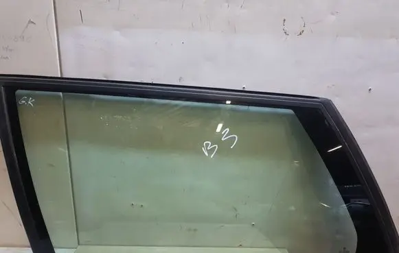 Volkswagen PASSAT B3 Rear side window