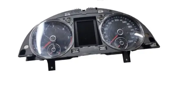 Volkswagen PASSAT B7 Speedometer (instrument cluster) 3AA920870A