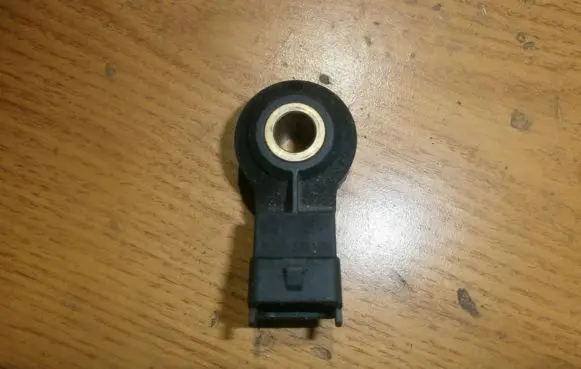 Opel Corsa B Detonation knock sensor 0261231120