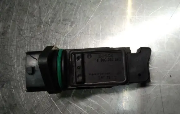 Opel Combo C Mass air flow meter F00C2G2063