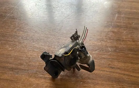 Nissan Almera Tino Other exterior part