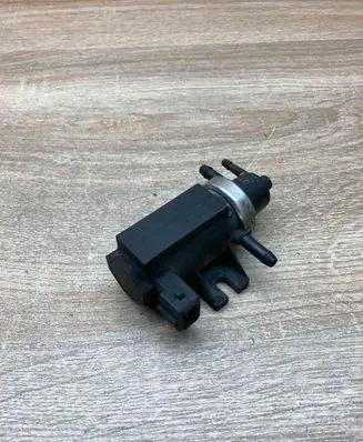 Volkswagen PASSAT B5 Turbo solenoid valve 1H0906627 72190320