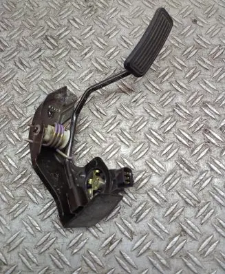 Toyota Avensis T250 Accelerator throttle pedal