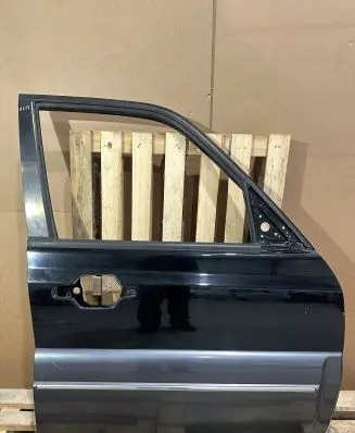 Hyundai Terracan Front door