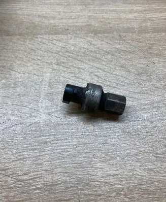 Opel Corsa B Air conditioning (A/C) pressure sensor 90451440