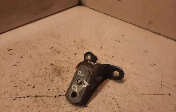 Toyota RAV 4 (XA30) Front door upper hinge