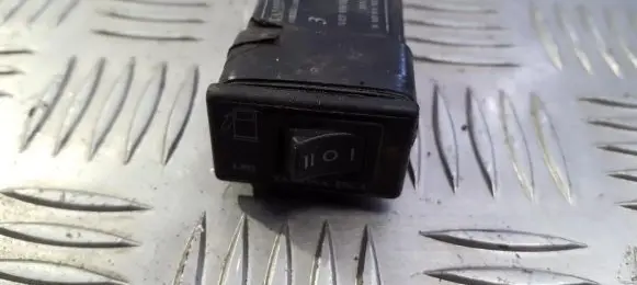 Volkswagen Golf III Fuel (gas) shift switch 