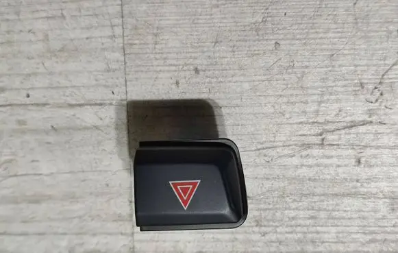 Peugeot 2008 I Hazard light switch 96750916ZD