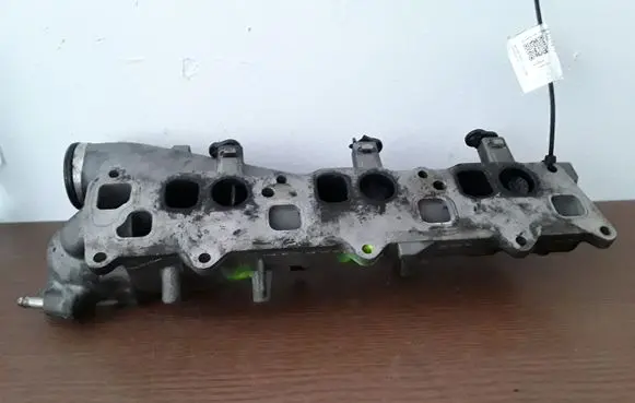 Mercedes-Benz C W204 Intake manifold LF00051