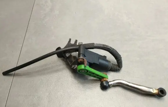 Rear air suspension level height sensor