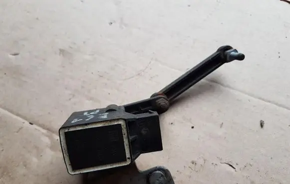 BMW 5 E60 E61 Headlight/headlamp level sensor 6778860