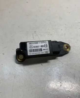 Mercedes-Benz C W203 Airbag deployment crash/impact sensor 0018204426 004807