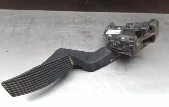 Opel Zafira B Accelerator throttle pedal 9202342