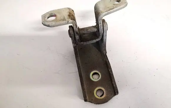 Suzuki Grand Vitara II Front door upper hinge