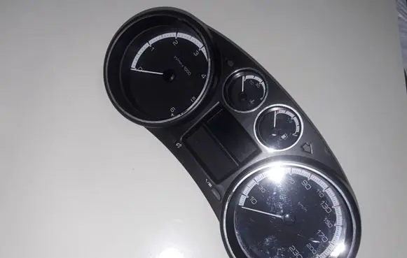 Peugeot 308 Speedometer (instrument cluster) 9666642180