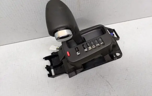 Nissan Almera N16 Gear shifter/selector