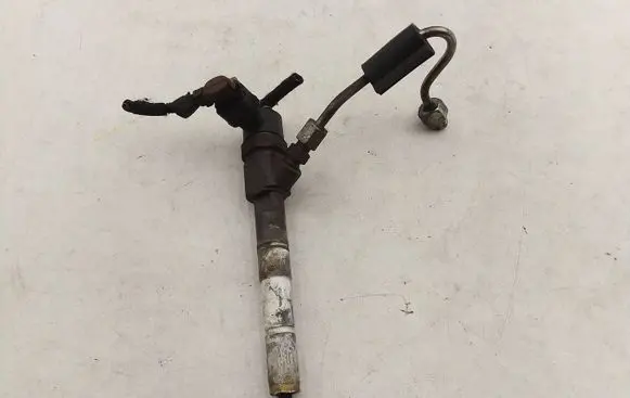 Opel Insignia A Fuel injector 0445110327