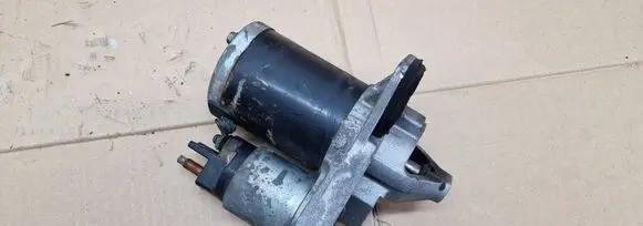 Renault Twingo III Starter motor 233000779R