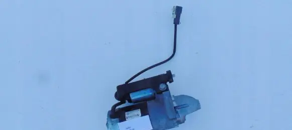 Infiniti QX80 Starter motor 23300-1CA0A