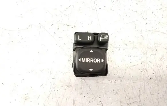 Wing mirror switch