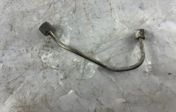 Fuel injector supply line/pipe